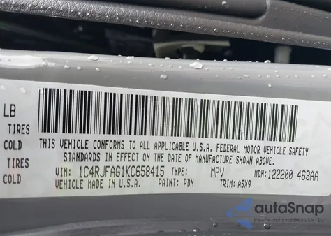 2019 Jeep Grand Cherokee Upland 4X4 z USA, uszkodzony, nr VIN 1C4RJFAG1KC658415